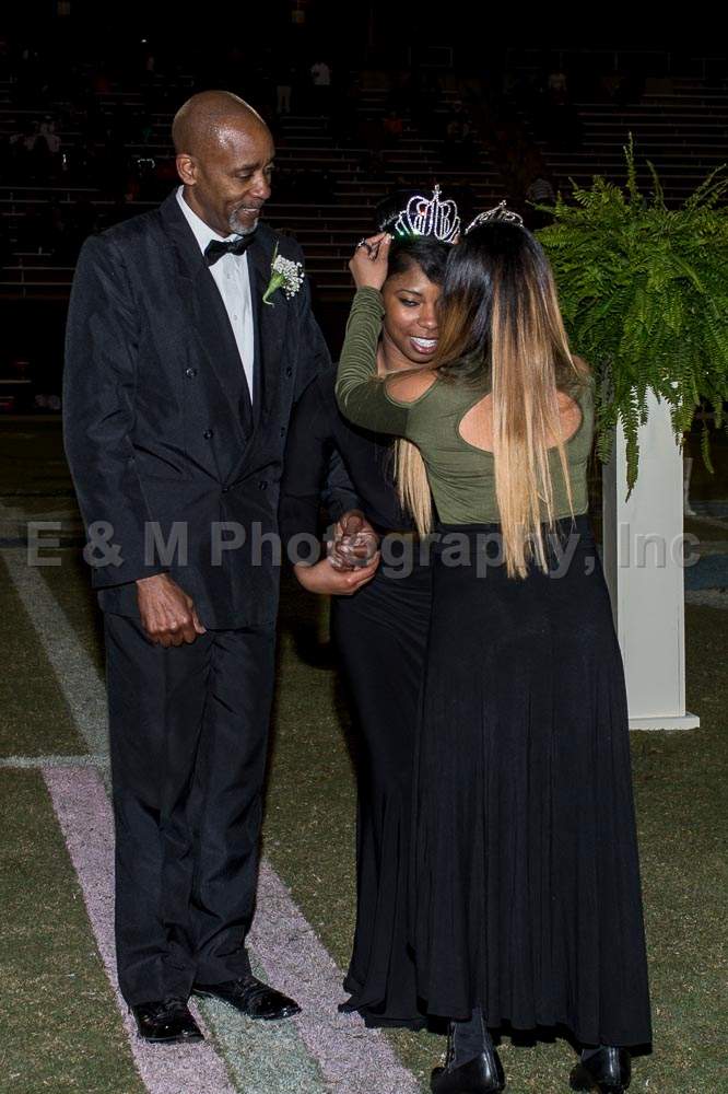 Homecoming Night 204.jpg